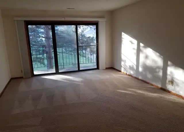 Property at 2114 S 45th St Unit 303, Omaha, NE, 68106, 1 bed, 1 bath, [object Object]