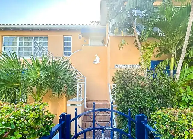 Property at 8200 Harding Ave Unit 2, Miami Beach, FL, 33141, 2 beds, 1 bath, [object Object]