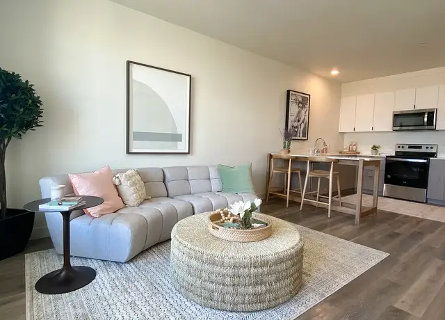 Photo of 351 E Valpico Rd, Tracy, CA 95376