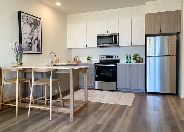 Photo of 351 E Valpico Rd, Tracy, CA 95376