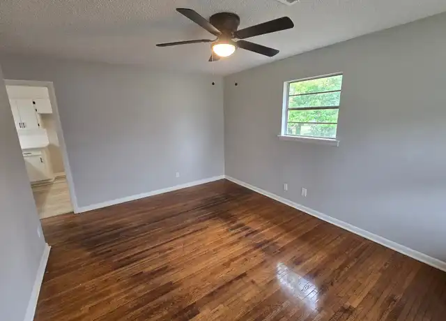 Property at 5 Oakview Dr, North Little Rock, AR, 72118, 3 beds, 1 bath, [object Object]