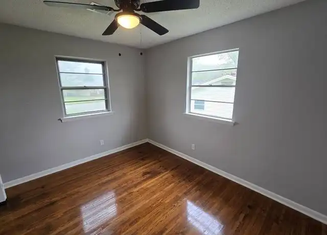 Property at 5 Oakview Dr, North Little Rock, AR, 72118, 3 beds, 1 bath, [object Object]
