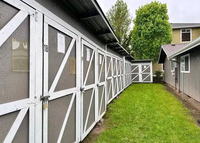 Property at Parkview Apartments - 502 8th St NE, Auburn, WA, 98002, 2 beds, 1 bath, [object Object]