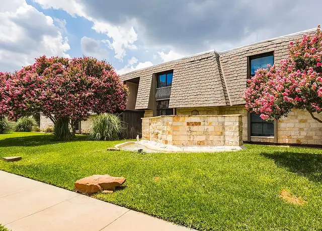 Photo of 6603 E Lovers Ln, Dallas, TX 75214