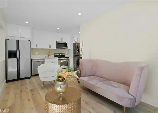 Property at 21703 Costanso St, Woodland Hills, CA, 91364, 1 bed, 1 bath, [object Object]