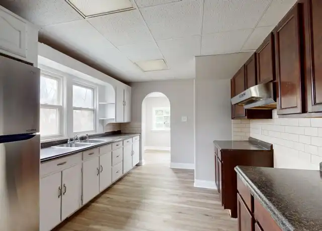 Property at 879 Hunt St, Akron, OH, 44306, 4 beds, 1 bath, [object Object]