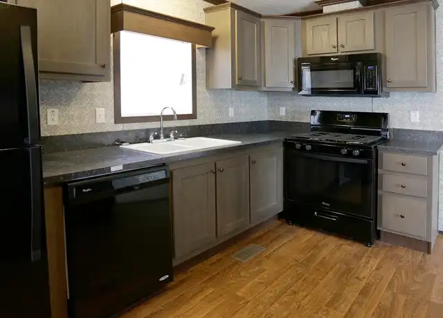 Property at Carsons - 649 N Franklin St, Chambersburg, PA, 17201, 2 beds, 2 baths, [object Object]