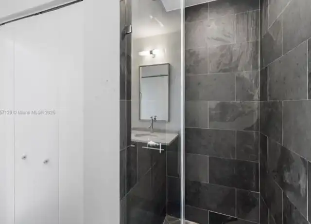 Property at 900 Biscayne Blvd, Miami, FL, 33132, 1 bed, 2 baths, [object Object]