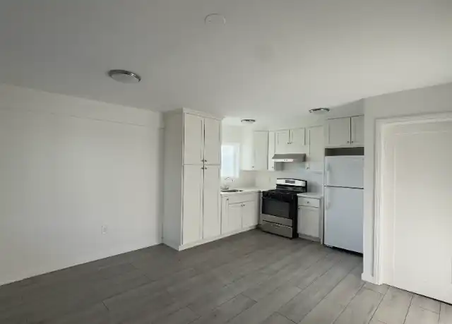 Property at 11604 Sylvan St Unit 10, North Hollywood, CA, 91606, 1 bed, 1 bath, [object Object]