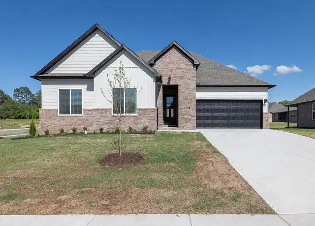 Property at 2832 S Zinc AVE, Fayetteville, AR, 72701, 4 beds, 2 baths, [object Object]