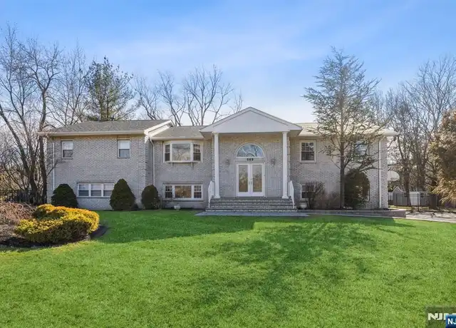 Property at 562 Franklin Ave, Franklin Lakes, NJ, 07417, 4 beds, 4 baths, [object Object]