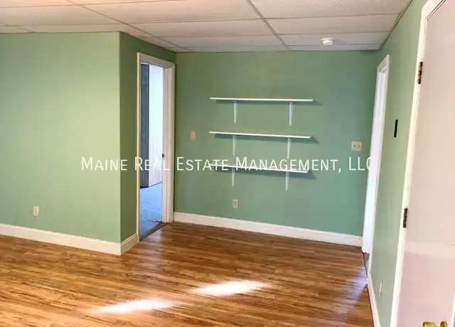 Property at 217 State St Unit 2, Bangor, ME, 04401, 3 beds, 1 bath, [object Object]