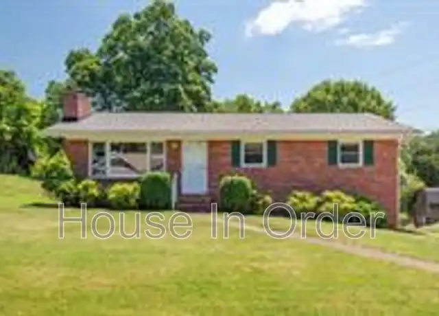 Property at 8 Morse Dr, Asheville, NC, 28806, 3 beds, 1.5 baths, [object Object]