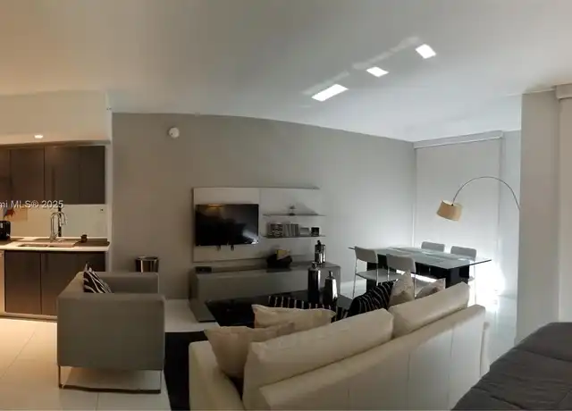 Property at 31 SE 6th St #603, Miami, FL, 33131, 0 beds, 1 bath, [object Object]
