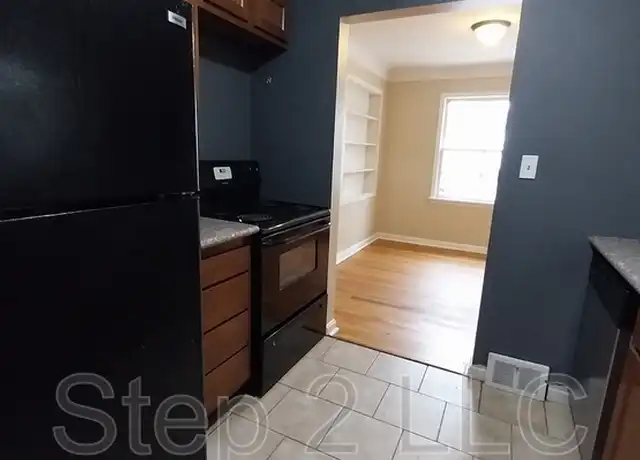 Property at 20090 Green Oak Dr, Euclid, OH, 44117, 3 beds, 1 bath, [object Object]