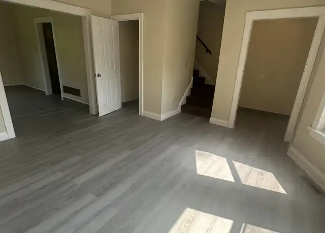 Property at 1211 E 86th St, Cleveland, OH, 44108, 3 beds, 1 bath, [object Object]