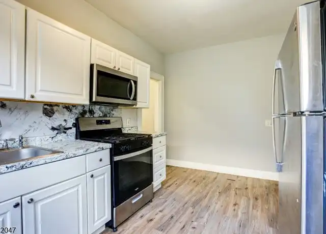 Property at 108 Hilton Ave Unit 4, Vauxhall, NJ, 07088, 2 beds, 1 bath, [object Object]