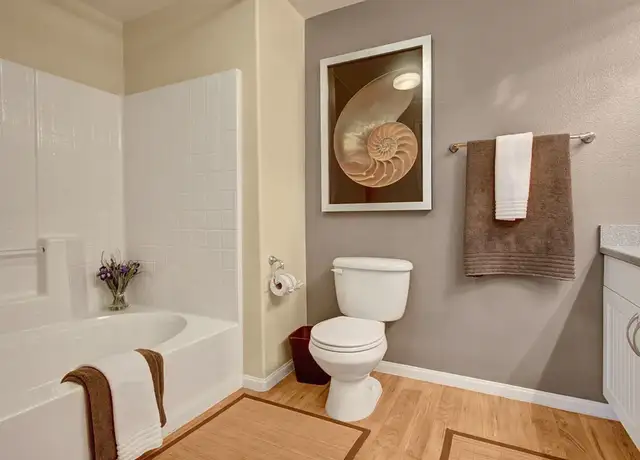 Photo of 2088 E Lakeshore Dr, Lake Elsinore, CA 92530