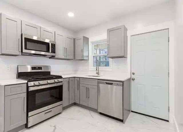 Property at 11 Tucker St Unit 1, Milton, MA, 02186, 2 beds, 1 bath, [object Object]