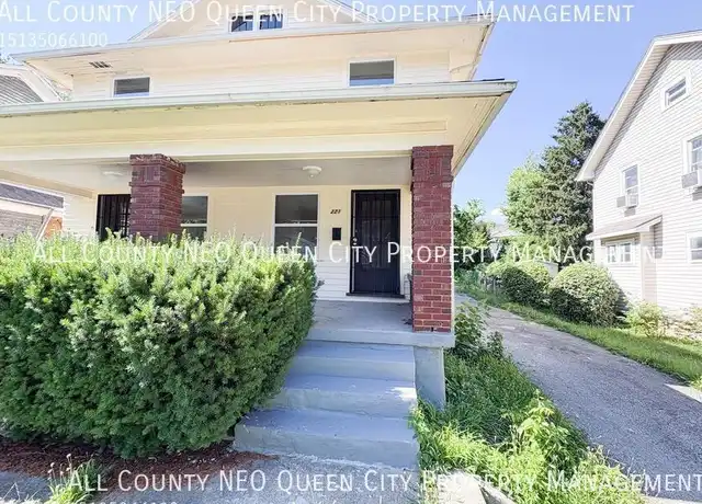 Property at 221 W Parkwood Dr, Dayton, OH, 45405, 3 beds, 1.5 baths, [object Object]