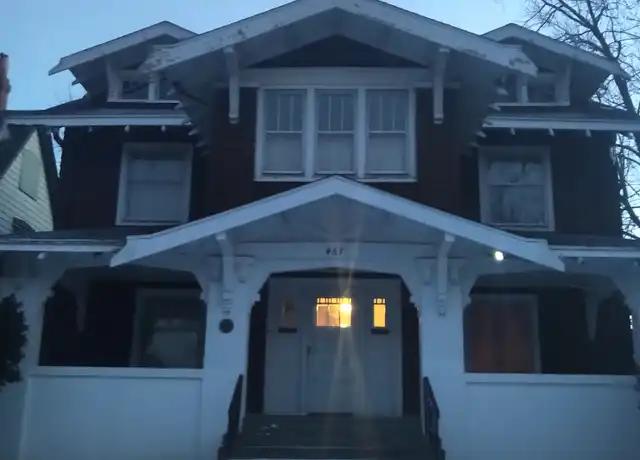 Property at 467 W William St, Decatur, IL, 62522, 2 beds, 1 bath, [object Object]