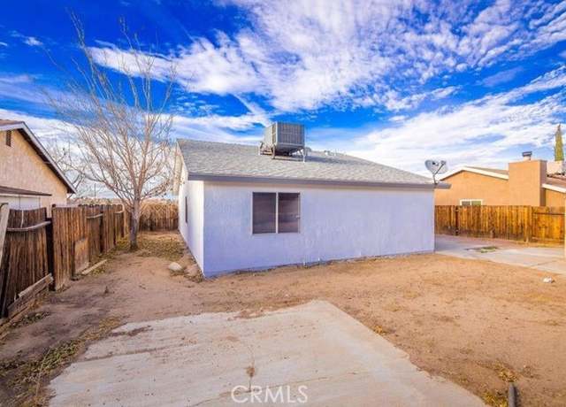 Photo of 39056 Dianron Rd, Palmdale, CA 93551