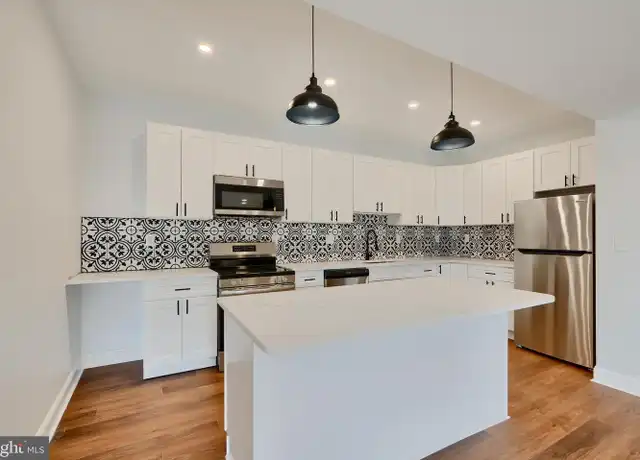 Property at 3860 Falls Rd Unit 4, Baltimore, MD, 21211, 2 beds, 1 bath, [object Object]