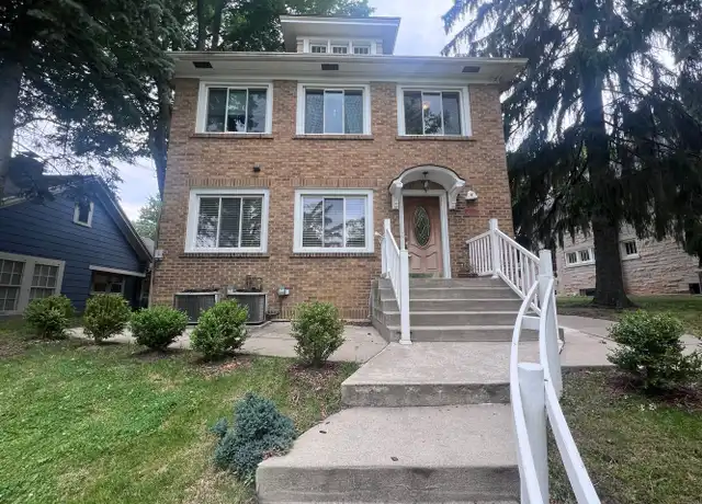 Property at 413 Briarwood Ave SE Unit 1, East Grand Rapids, MI, 49506, 2 beds, 1 bath, [object Object]