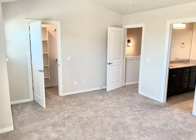 Property at 2744 W Kilimanjaro Way, Rogers, AR, 72758, 3 beds, 2.5 baths, [object Object]