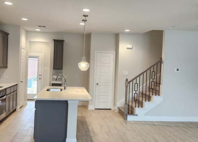 Photo of 6116 Bursey Rd, Fort Worth, TX 76148