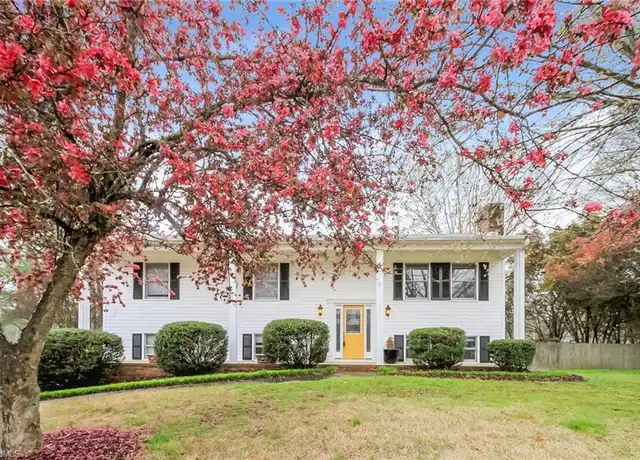 Property at 300 Scottsdale Ln, Clemmons, NC, 27012, 3 beds, 2.5 baths, [object Object]