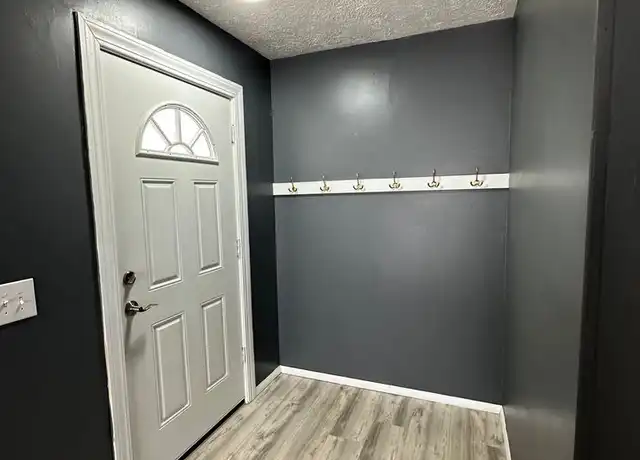 Property at 946 Vincent Ct, Lansing, MI, 48910, 2 beds, 1 bath, [object Object]
