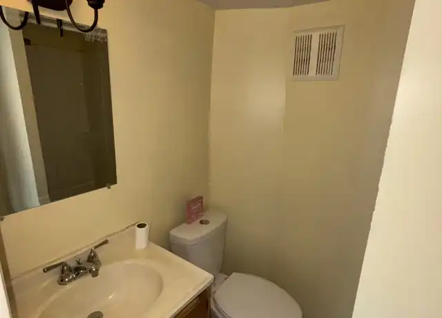 Property at 2011 S Ironwood Dr, South Bend, IN, 46613, 1 bed, 1 bath, [object Object]