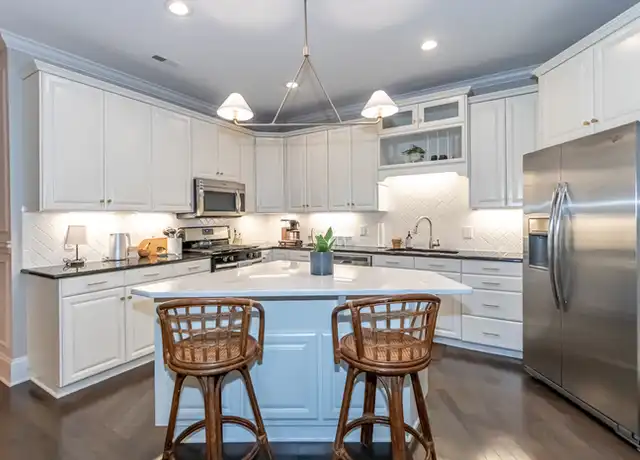 Property at 2304 Cumberland Ave, Charlotte, NC, 28203, 3 beds, 2 baths, [object Object]