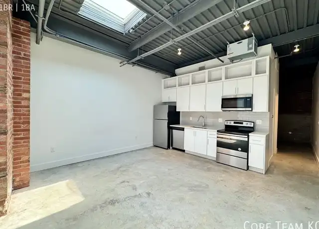 Property at 3200 Gillham Rd Unit 113, Kansas City, MO, 64109, 1 bed, 1 bath, [object Object]