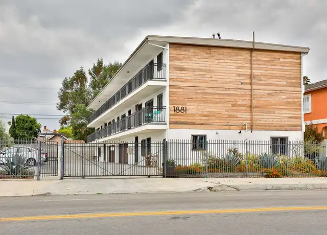 Property at 1881 W Jefferson Blvd Unit 201, Los Angeles, CA, 90018, 2 beds, 1.5 baths, [object Object]