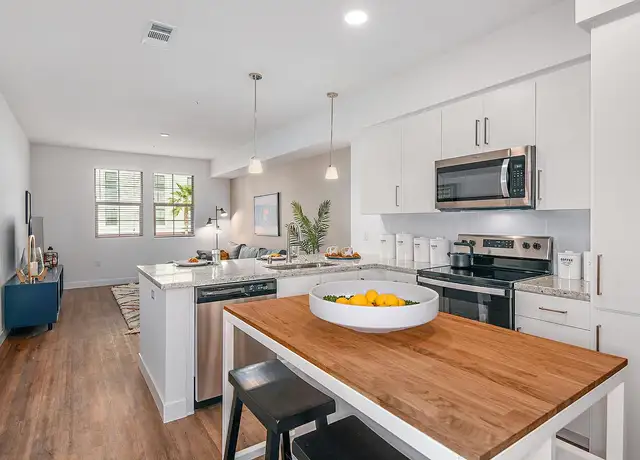 Photo of 1413 E Huntington Dr, Duarte, CA 91010