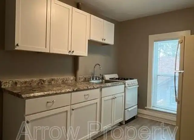 Property at 2500 P St Unit 3, Lincoln, NE, 68503, 2 beds, 1 bath, [object Object]