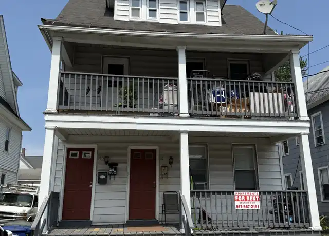 Property at 194 Parrott Ave, Bridgeport, CT, 06606, 3 beds, 1 bath, [object Object]