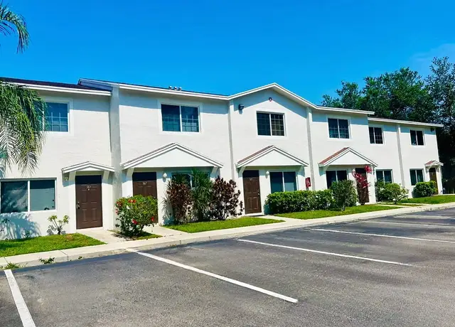 Photo of 699 W Weatherbee Rd, Fort Pierce, FL 34982