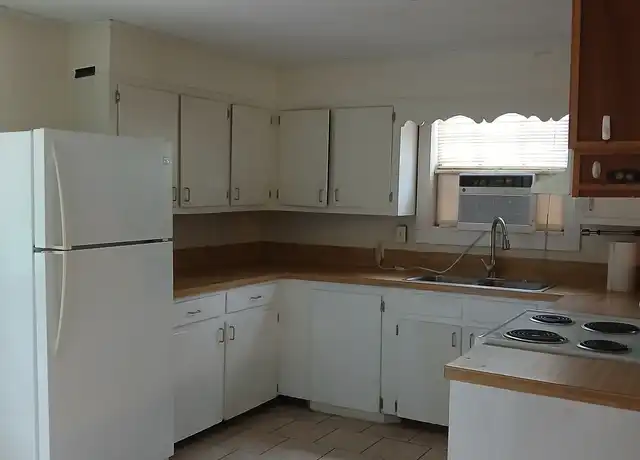 Property at 28632 Louisiana 40, Independence, LA, 70443, 2 beds, 1 bath, [object Object]