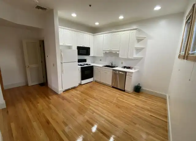 Property at 183 Columbia St, Cambridge, MA, 02139, 2 beds, 1 bath, [object Object]