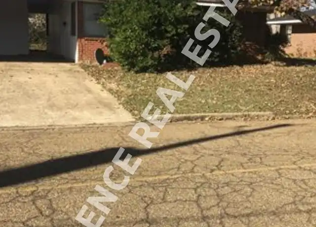 Property at 503 Everett St, Ruston, LA, 71270, 2 beds, 1 bath, [object Object]