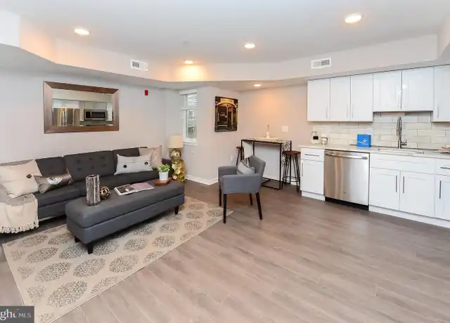 Property at 726 N 19th St Unit 04, Philadelphia, PA, 19130, 1 bed, 1 bath, [object Object]