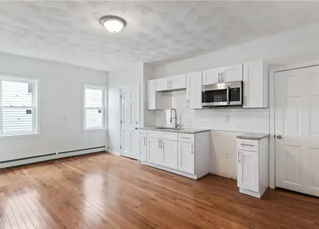 Property at 416 Admiral St Unit 1R, Providence, RI, 02908, 2 beds, 1 bath, [object Object]