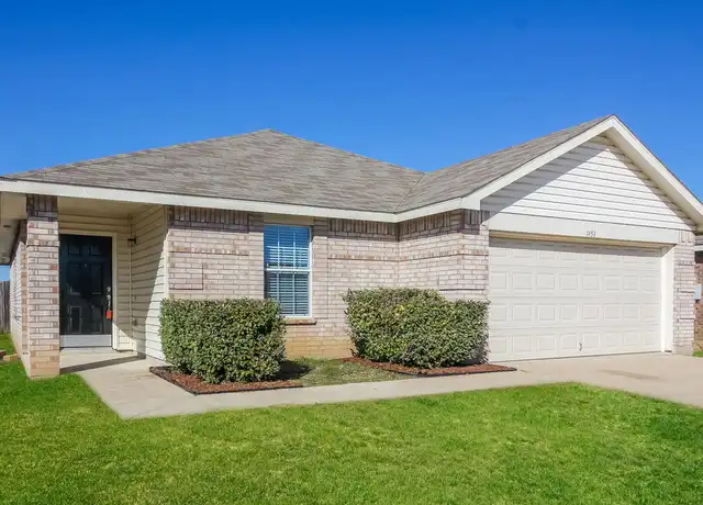 Property at 1453 Castle Ridge Rd, Fort Worth, TX, 76140, 3 beds, 2 baths, [object Object]