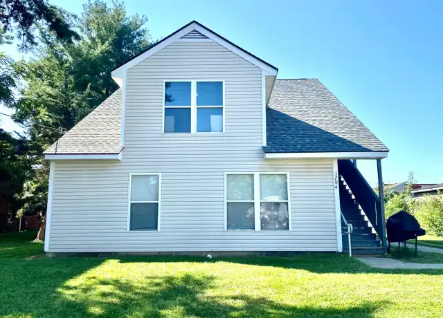 Property at 1704 Rowan St Unit 1704-2, Louisville, KY, 40203, 3 beds, 1 bath, [object Object]