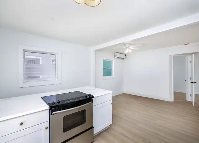 Property at 618 7th Ave N Unit 1, St. Petersburg, FL, 33701, 2 beds, 1 bath, [object Object]