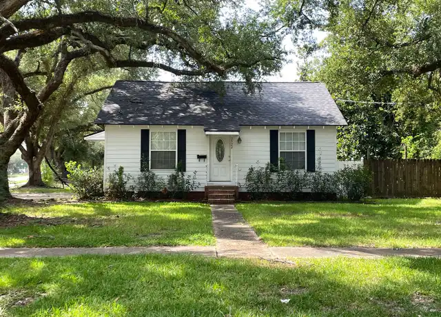 Property at 1522 13th St, Lake Charles, LA, 70601, 3 beds, 1 bath, [object Object]