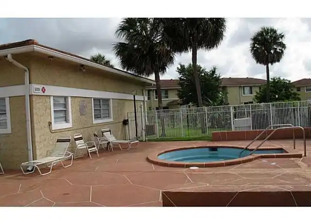 Property at 10175 Twin Lakes Dr Unit 10175, Coral Springs, FL, 33071, 2 beds, 2 baths, [object Object]